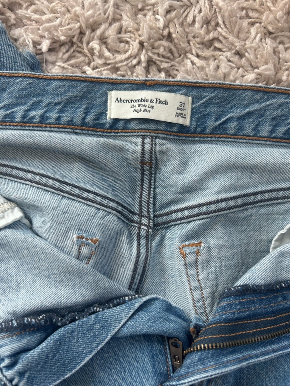 Abercrombie & Fitch Classic Blue High-Rise Jeans - Picture 3 of 5
